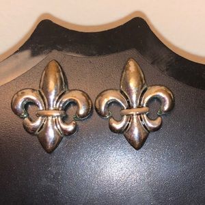 ⚜️ Vintage Fleur-de-Lis Silver Tone Earrings